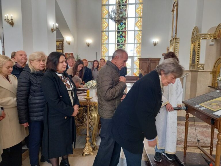 Ще одному прикарпатському храму подарували тактильну ікону для незрячих (ФОТО)