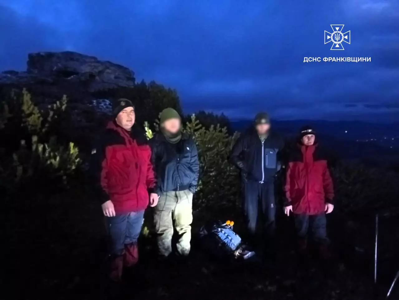 На Верховинщині врятували двох туристів, які заблукали через погану погоду (ФОТОФАКТ)