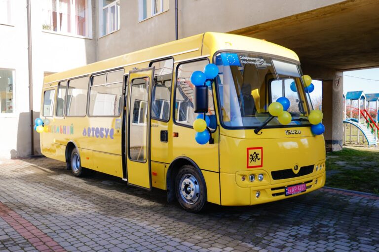 Павлівський ліцей отримав новий шкільний автобус (ФОТО)