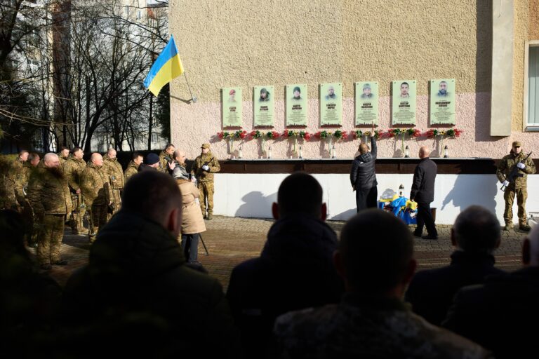 У Франківську відкрили анотаційні дошки трьом полеглим захисникам