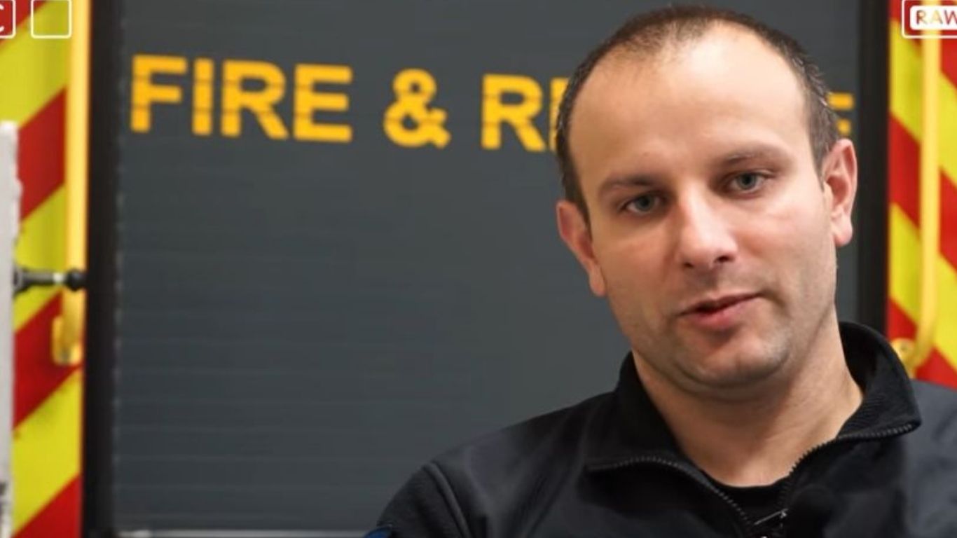 “Стимул – допомога людям”: як рятувальник з Луганщини ліквідовує пожежі на Прикарпатті