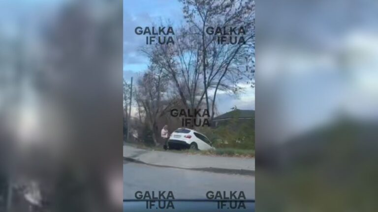 В Угриневі вантажівка врізалася у Nissan – авто “злетіло” в кювет (ФОТО)