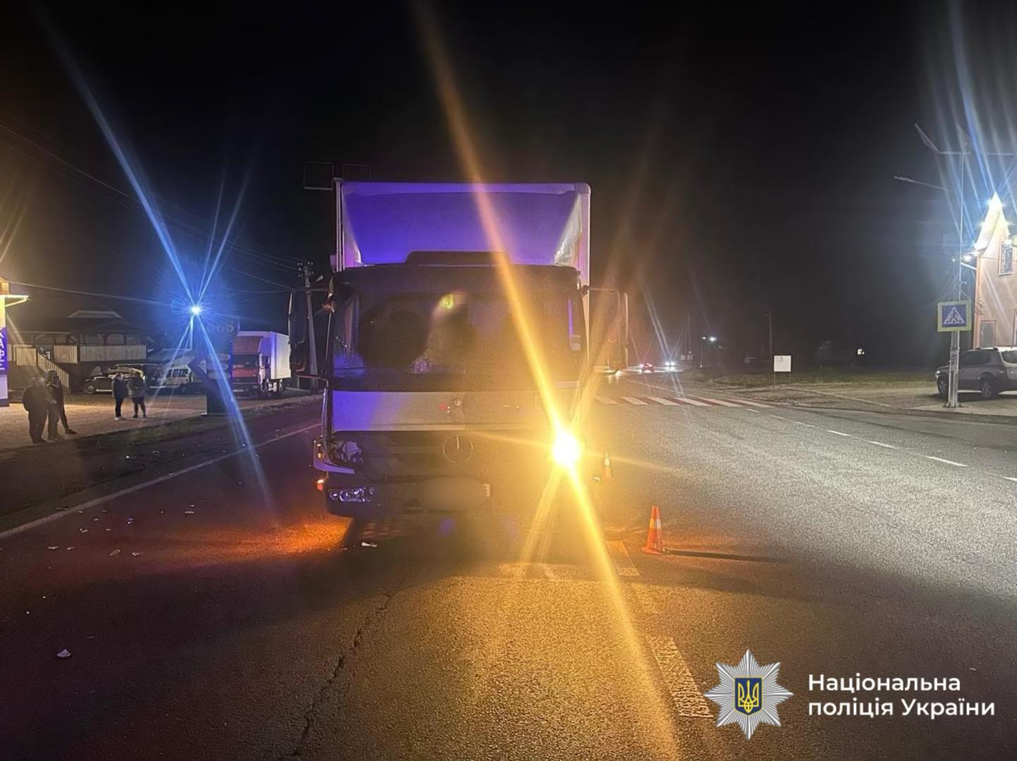 У Крилосі вантажівка на смерть збила пенсіонерку на пішохідному (ФОТО)