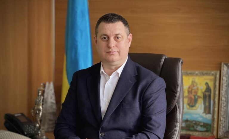 Зеленський звільнив голову Коломийської РДА Любомира Глушкова