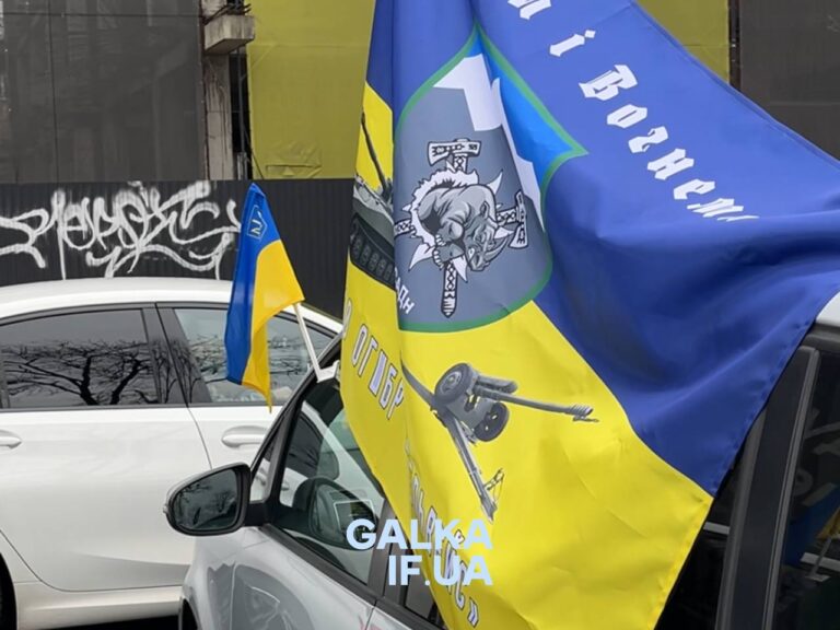 З нагадуванням про найважливіших: Івано-Франківську відбувся п’ятий автопробіг вдячності (ФОТО, ВІДЕО)