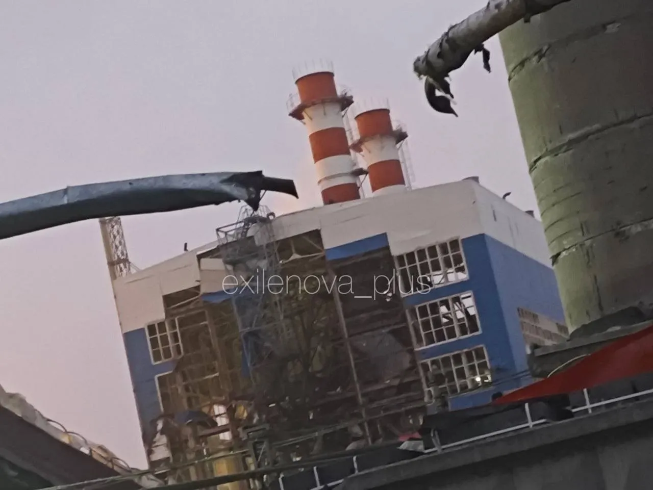 У Воронежі вночі пролунали вибухи: горить найбільша ТЕЦ міста (ФОТОФАКТ)