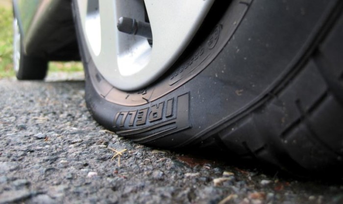 У Франківську водій протаранив пʼять автівок, намагаючись утекти від поліції
