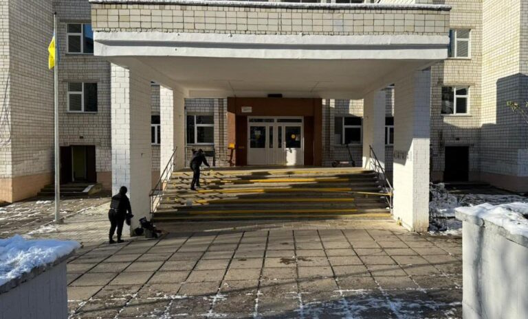 У Львові батько школяра влаштував стрілянину: є поранений (ВІДЕО)