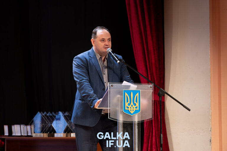 Не менше 550 годин стажування: фундація DEJURE дивується, коли Марцінків зміг навчитися адвокатури