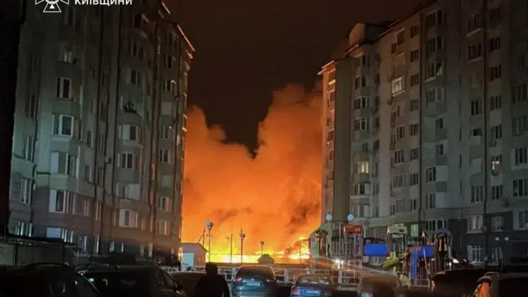 Нічна масована атака на Київщину: є поранені та пошкодження залізничної інфраструктури (ФОТО)