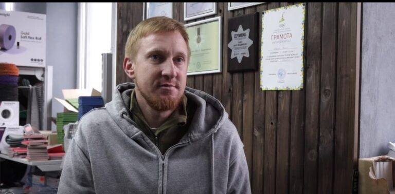 Історія ветерана Василя Тежигора, який після поранення на фронті відкрив власну справу у сфері колористики (ВІДЕО)