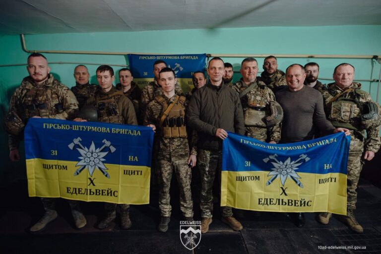 Коломийська громада передала “Едельвейсам” пересувну лабораторію для виробництва дронів та 3 млн грн субвенції