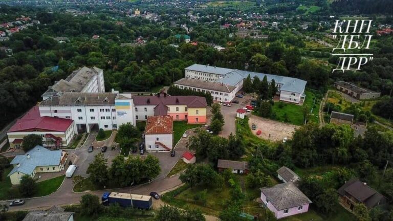 У Долині ремонтуватимуть дитячу лікарню: медиків та пацієнтів переведуть в інші корпуси (ВІДЕО)