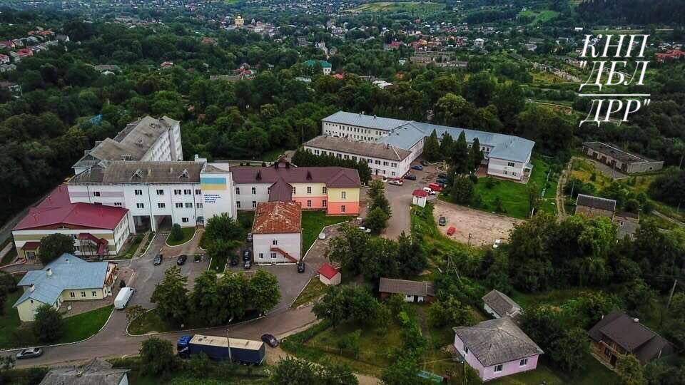У Долині ремонтуватимуть дитячу лікарню: медиків та пацієнтів переведуть в інші корпуси (ВІДЕО)