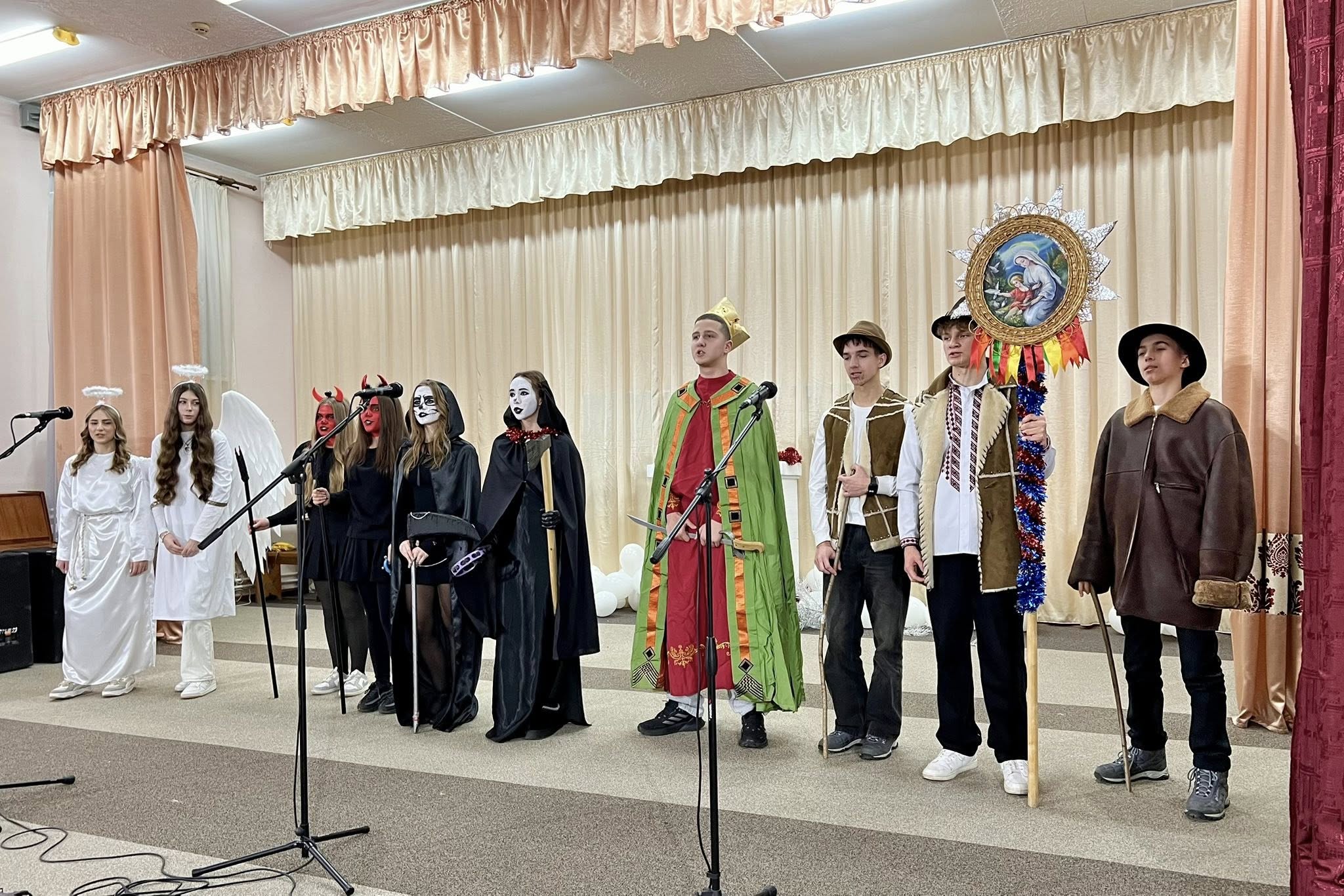 Учні калуського ліцею зібрали понад 31 тисячу гривень на дрони для ЗСУ (ФОТО)