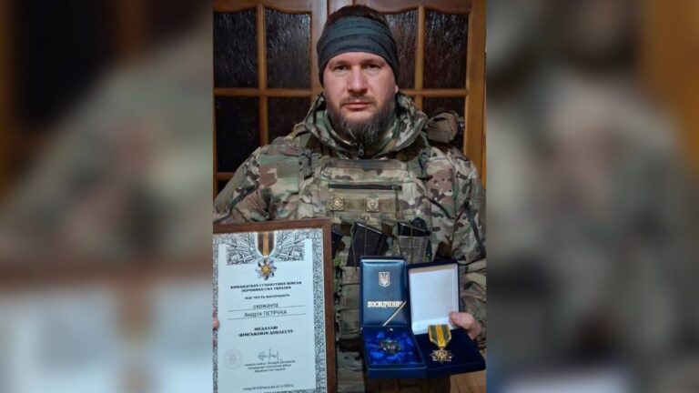 Сержант із Городенки Андрій Петрук отримав дві військові відзнаки за службу
