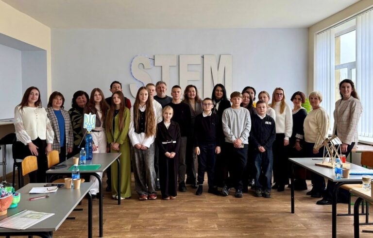 У Копанківській гімназії відкрили природничу STEM-студію