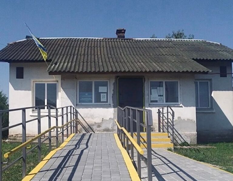 У шести селах Івано-Франківської громади покращують доступність ФАПів