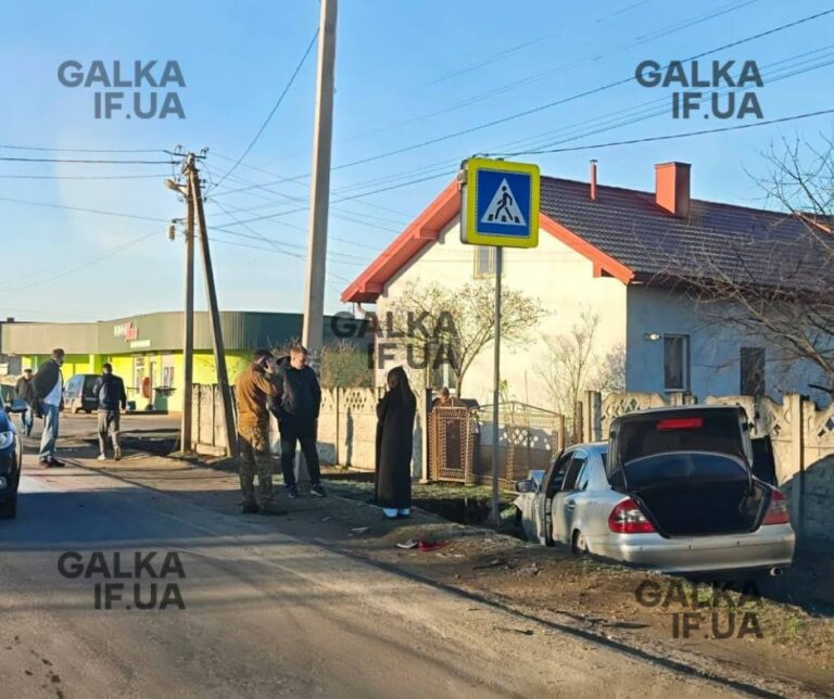У Драгомирчанах Mercedes “злетів” у кювет (ФОТО)