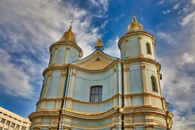 Розклад різдвяних богослужінь у храмах Франківська