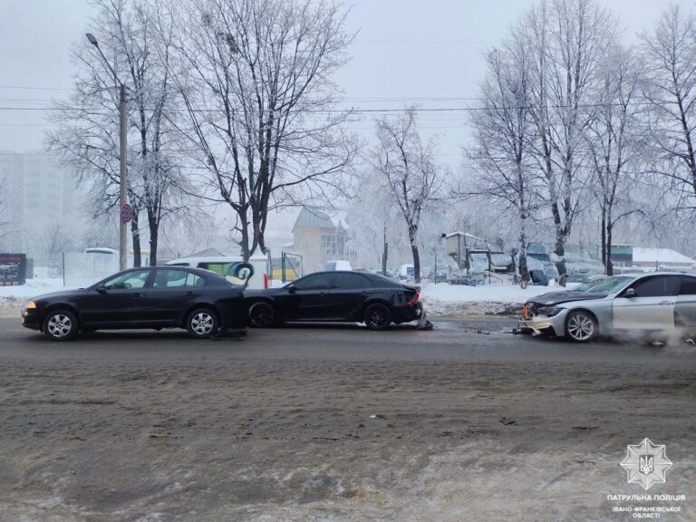 На Довженка ймовірно п’яний водій вчинив потрійну ДТП