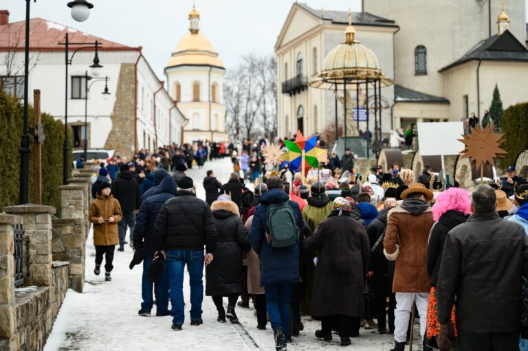 Перший з’їзд бойківських вертепів: як у Гошеві колядували для ЗСУ