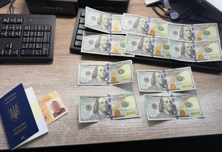 Прикарпатець пропонував прикордонникам 1000$ — хотів поїхати до Румунії (ФОТОФАКТ)