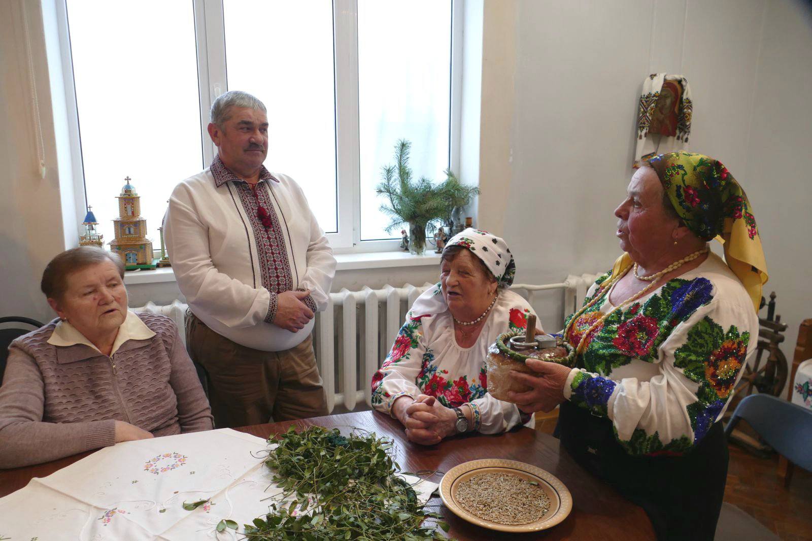 “Ці традиції треба зберігати і популяризувати”: у Калуші відтворили бойківське весілля (ФОТО)