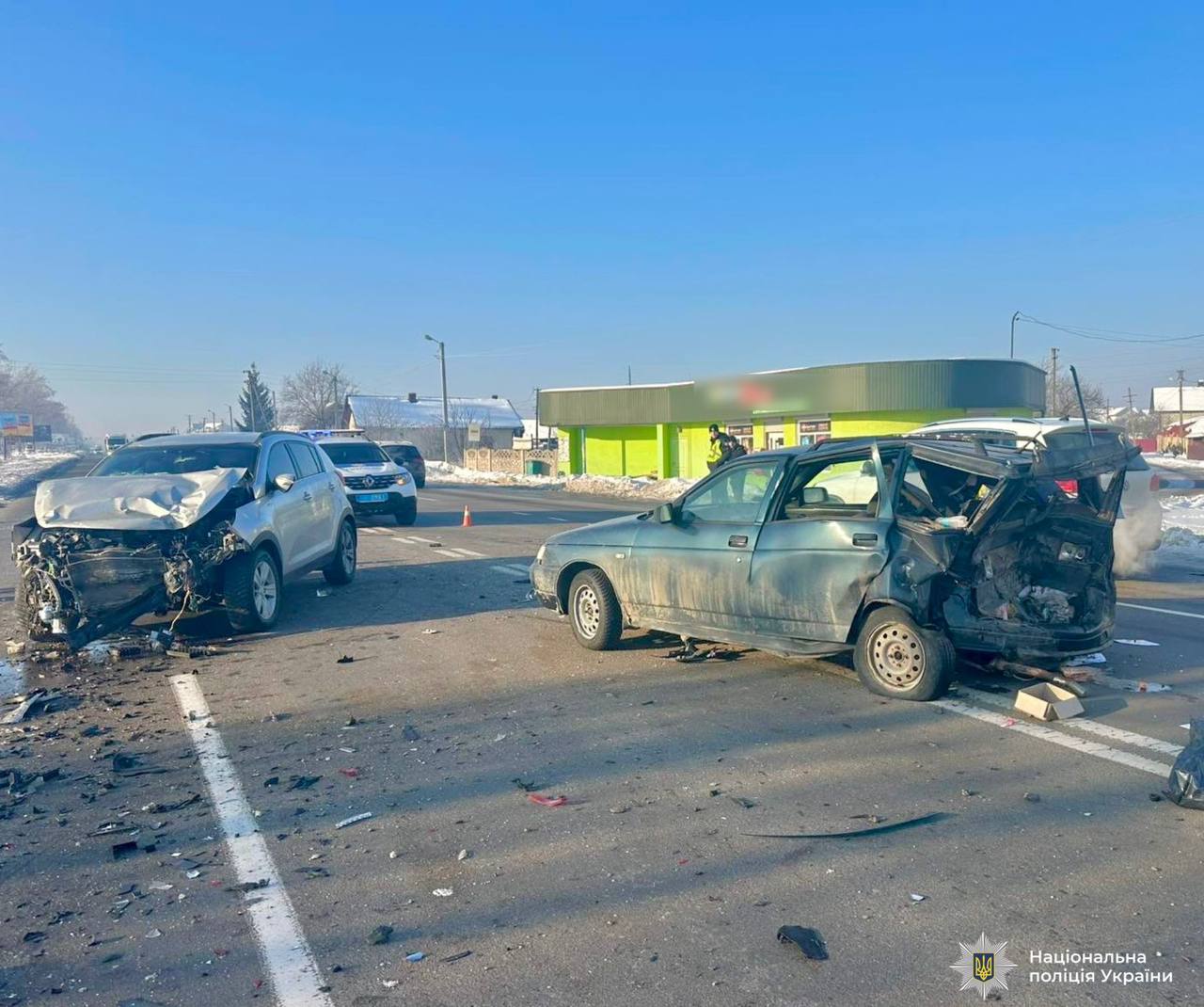 Kia та Lada зіткнулися у Драгомирчанах: троє людей у лікарні (ФОТО)