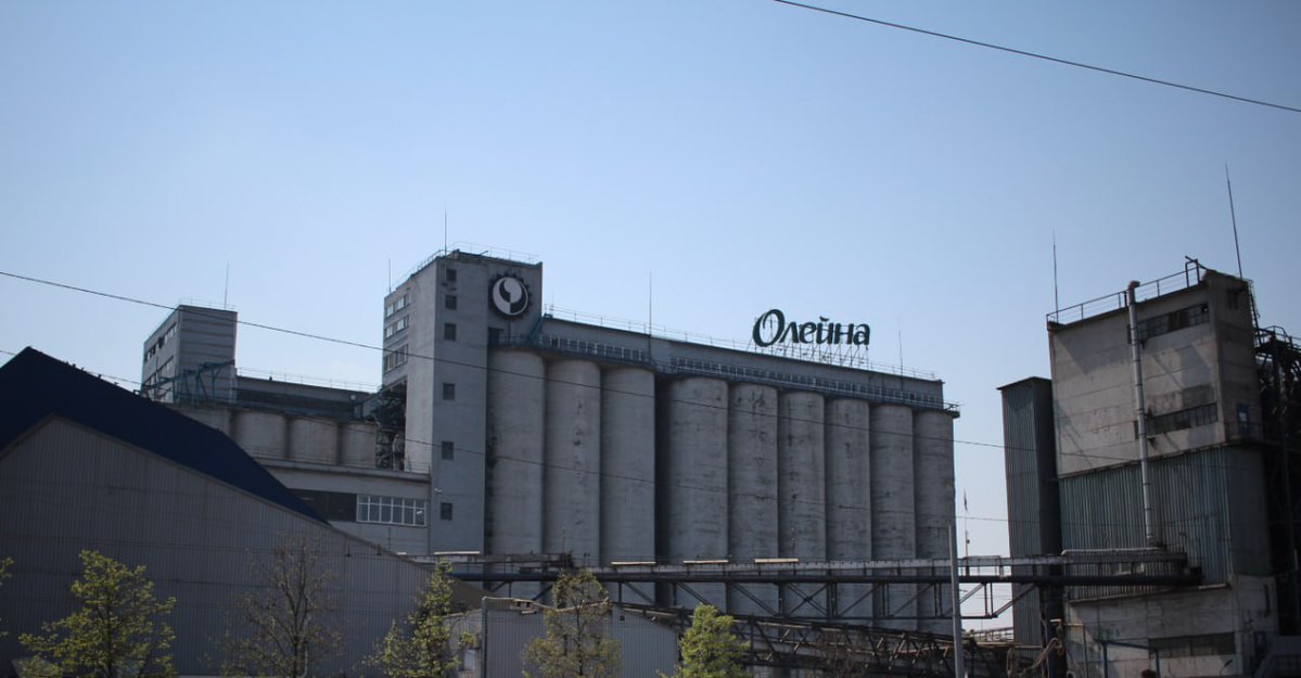 Росіяни атакували завод “Олейна” в Дніпрі: на дороги вилилося 300 тонн олії