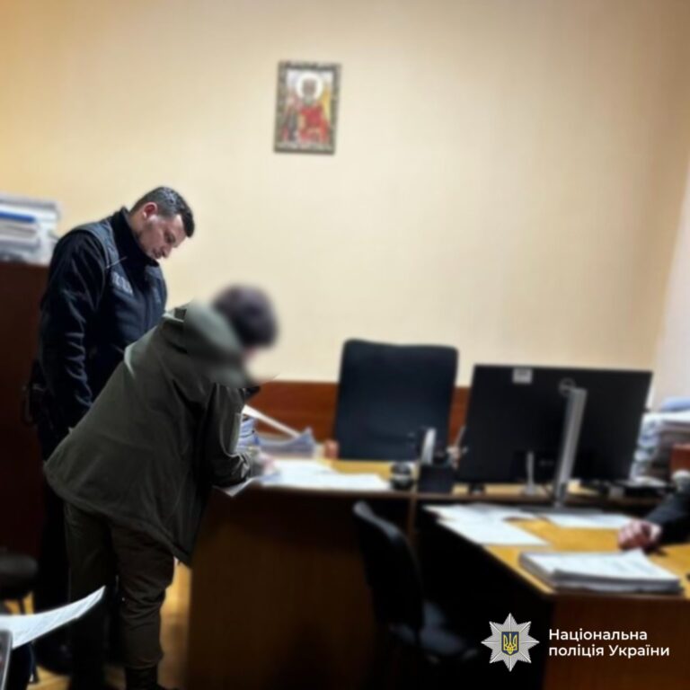 На Прикарпатті чиновниця з чоловіком списала пального на 124 000 гривень (ФОТО)
