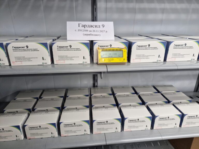 Де дівчата-підлітки на Прикарпатті можуть безплатно вакцинуватися від ВПЛ: перелік лікарень