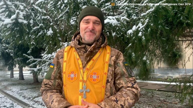 “Попри страх ми маємо виконати свій обов’язок”: військовий капелан з Франківщини про Соборність, героїзм і духовну зброю українського народу