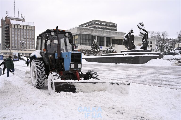 У Франківську не планують вивозити прибраний сніг з вулиць — Смушак