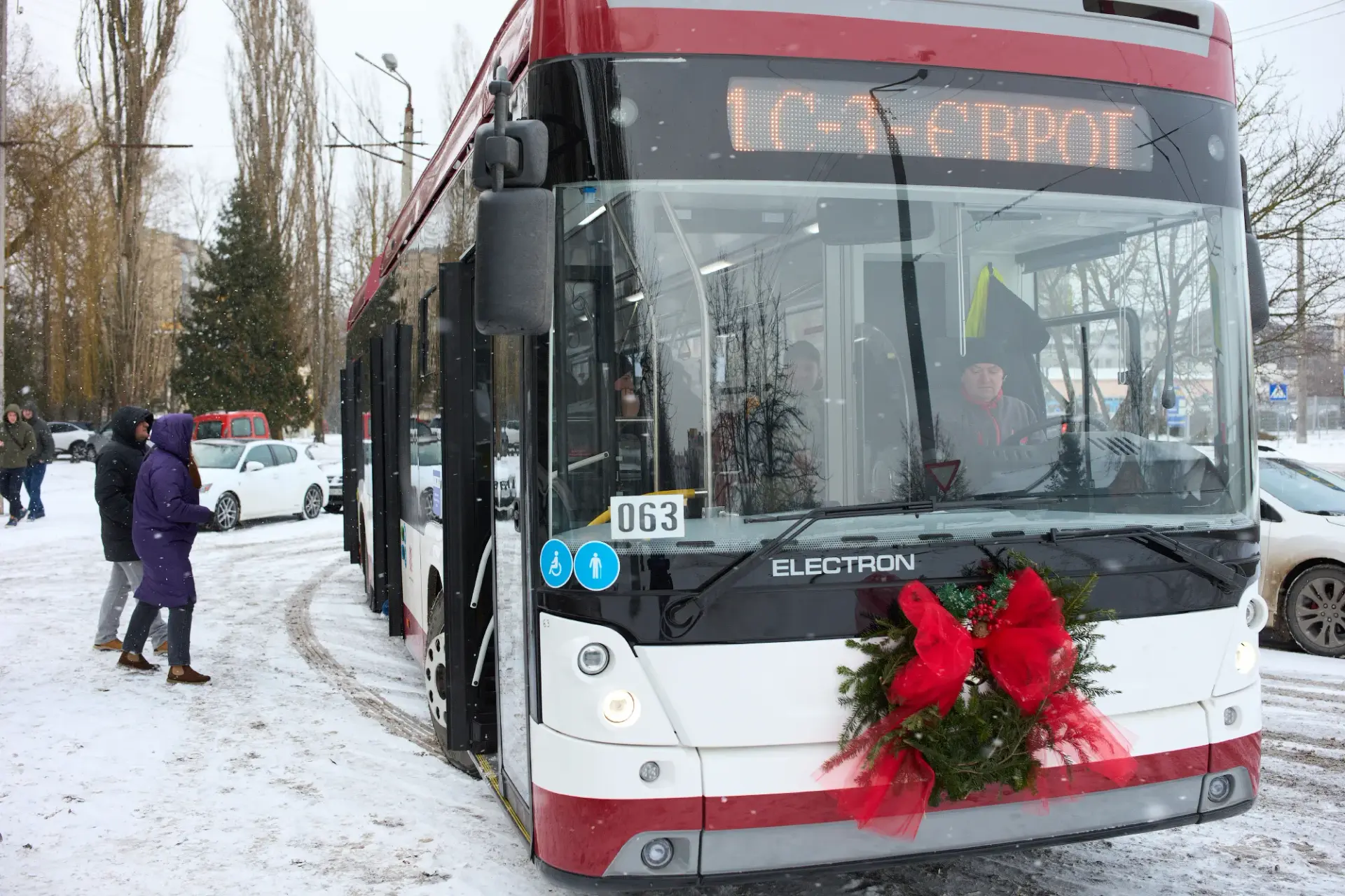 Як у Франківську тестували новий тролейбусний маршрут від Позитрону до БАМу (ФОТО)