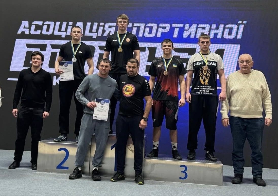 Прикарпатські спортсмени вибороли “золото” та “бронзу” на чемпіонаті України з вільної боротьби (ФОТО)