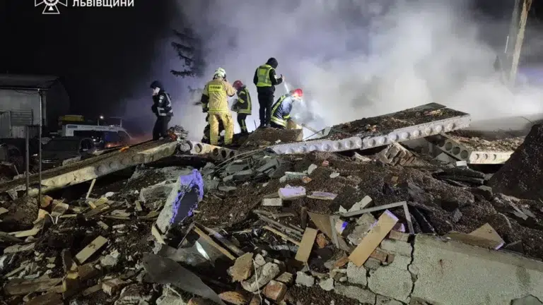 На Львівщині стався вибух на підприємстві: загинув чоловік, ще троє людей постраждали (ФОТО)