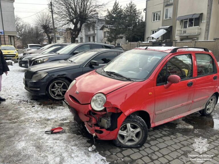 У Франківську п’яний водій врізався в інше авто та втік