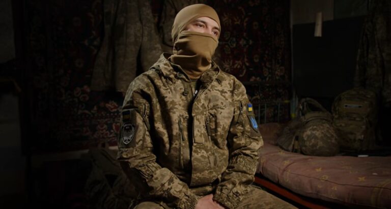 Прийняв присягу у 18: боєць коломийської “десятки” про Дебальцеве, Бахмут і повернення в армію (ВІДЕО)