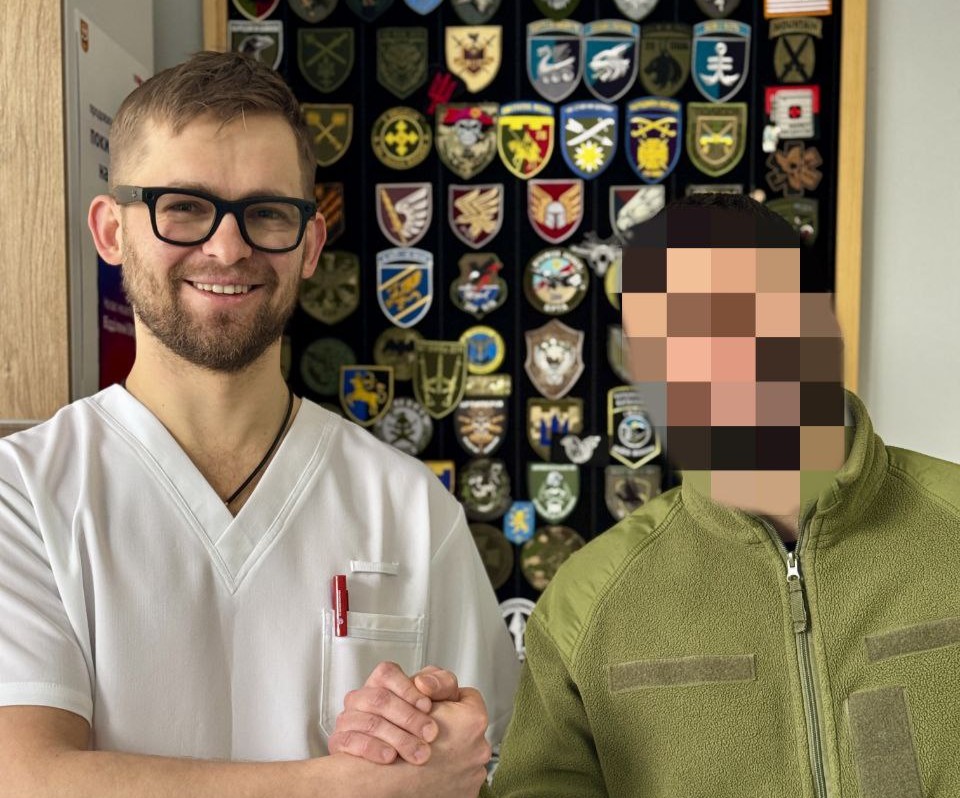 У Франківську військовому вперше провели операцію на коліні з використанням стовбурових клітин