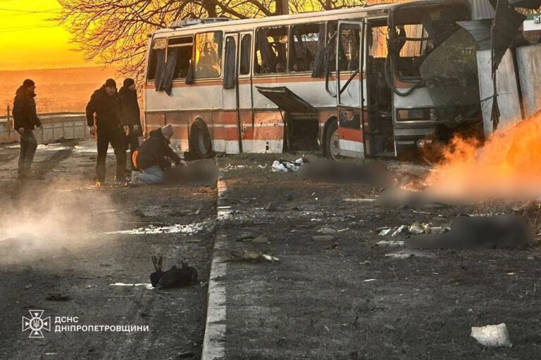 рф атакувала дронами автобус шахтарів на Дніпровщині: загинули 12 людей (ФОТО)