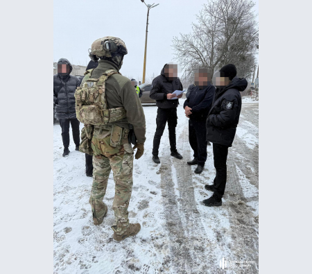 Двоє прикарпатців переправляли чоловіків з Харкова до Румунії: у них вилучили валюту та канабіс (ФОТО, ВІДЕО)