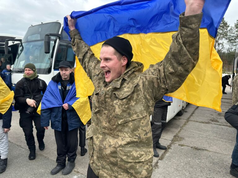 Україна повернула з російського полону 300 військових