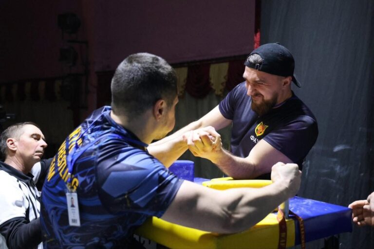 Прикарпатець Віктор Бурденко виборов “бронзу” на чемпіонаті України з армрестлінгу (ФОТО)