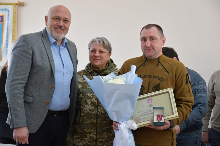 Прикарпатському військовому Юрію Цуканову вручили відзнаку Міноборони