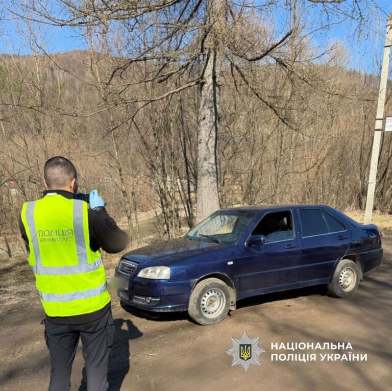 На Прикарпатті чоловік викрав автівку з подвірʼя: його затримали за кілька годин (ФОТО)