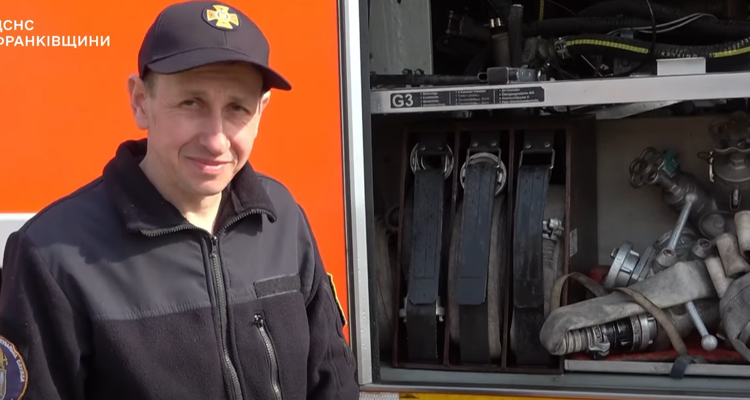 “Перший виїзд запам’ятався на все життя”: історія прикарпатського вогнеборця Сергія Присяжнюка (ВІДЕО)