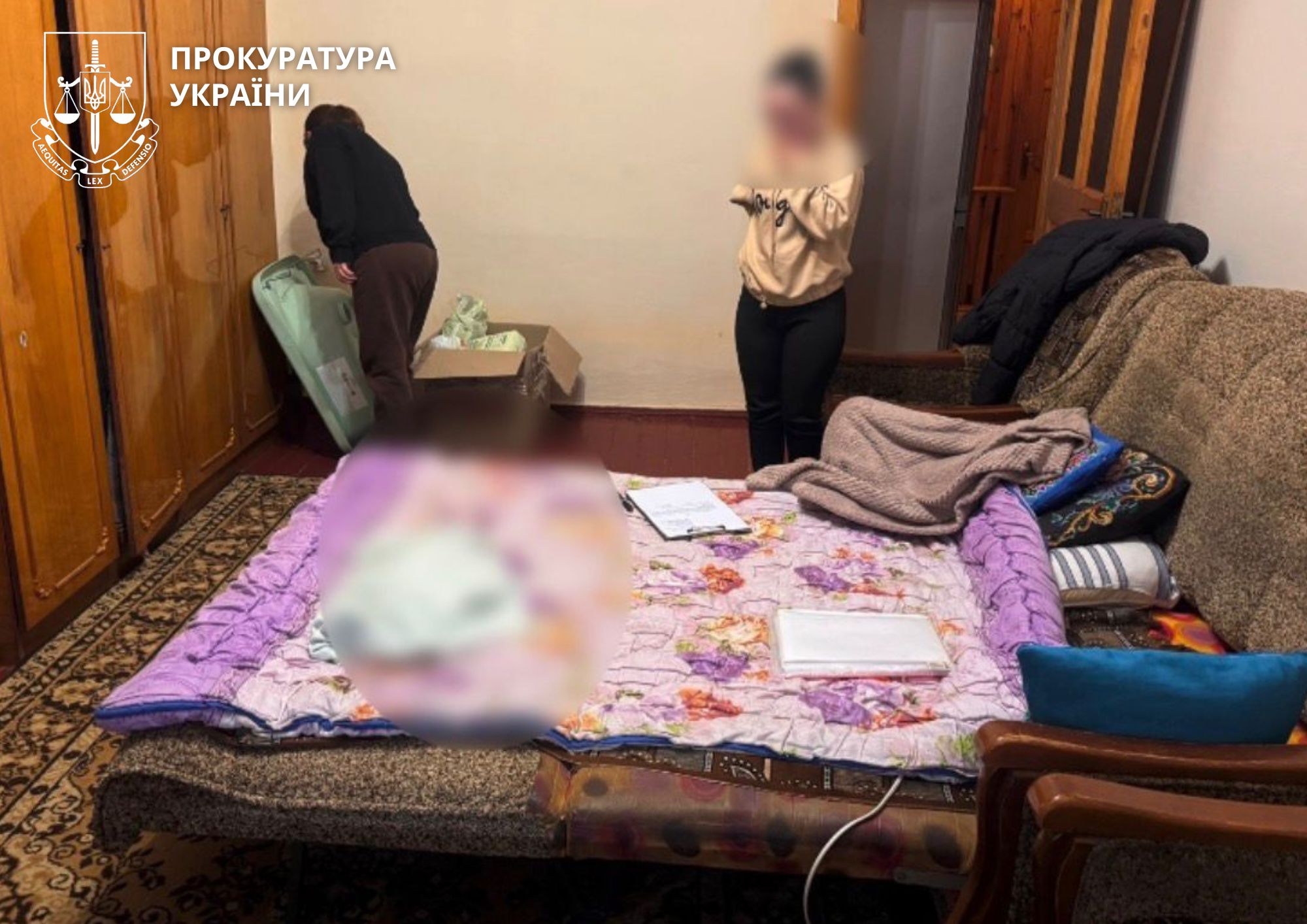 На Прикарпатті 18-річна мати до смерті побила немовля, яке заважало спати (ФОТО)