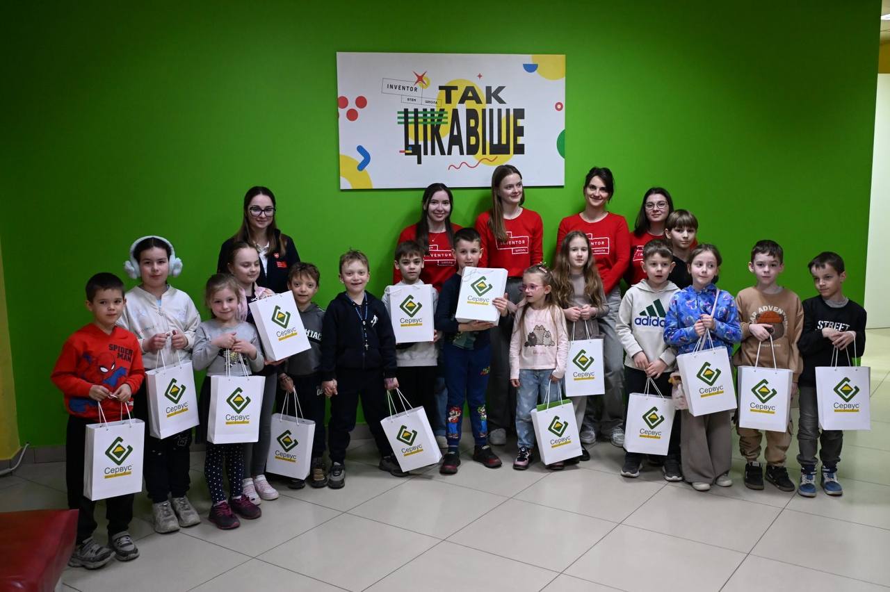 У Франківську для дітей, яких торкнулася війна, провели майстер-клас з LEGO-конструювання (ФОТО)