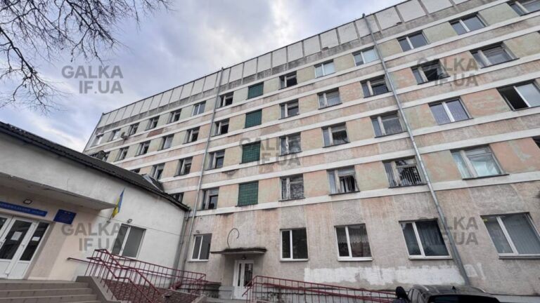 росія атакувала “шахедом” Франківськ: пошкоджено пологовий та будівлі довкола (ФОТО, ВІДЕО) | ДОПОВНЕНО